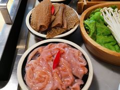 -尚尚仙·酸汤猪手·猪肚鸡火锅(华联万柳购物中心店)
