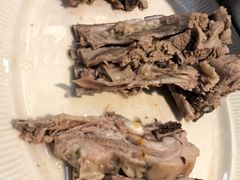 手抓羊腿肉一斤-贯贯吉·清真餐厅(浙江中路店)