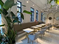 -Fridi Patisserie Cafe