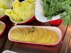 -洪氏嗨捞·广东猪肚鸡·椰子鸡火锅(西咸万象城店)