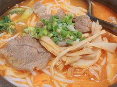 苗家红酸汤牛肉粉-俏凤凰(美林M·LIVE天地东座店)