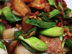 大蒜叶炒腊肉-湖南乡情湘菜馆(罗湖店)
