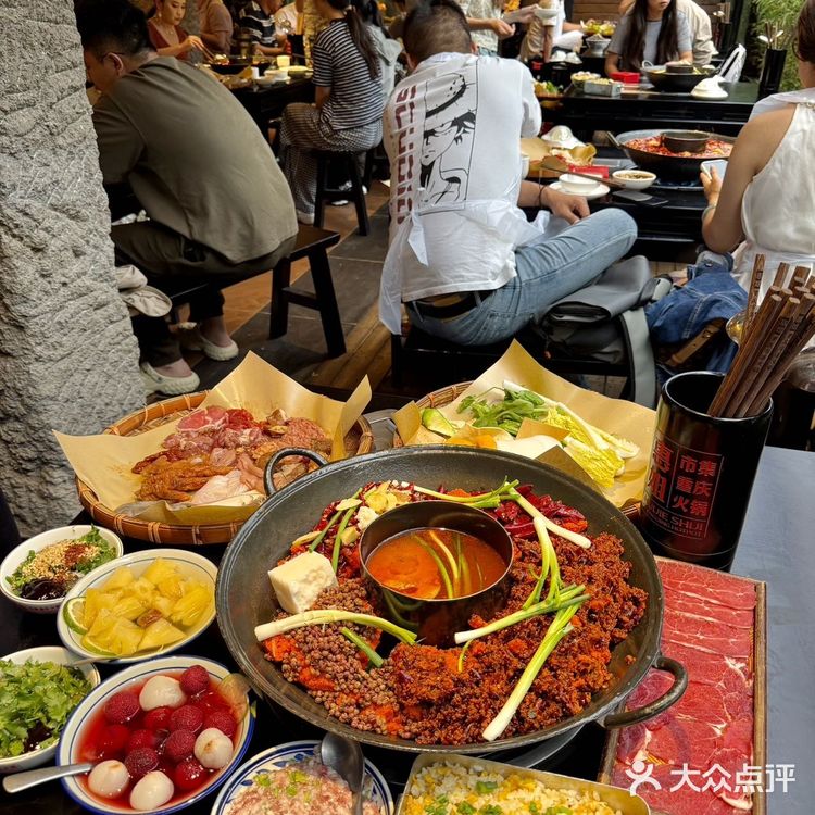 昆明！！市集火锅好吃到惊掉下巴！！！
