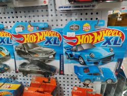 -逝水玩具折扣店