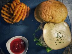 -HIGH FIVE哈福手工汉堡(桂林路店)