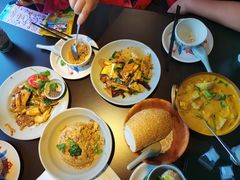 -大头虾越式风味餐厅(光明广场店)