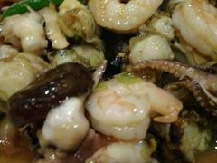 -鑫渔港海鲜本地菜·山海关浑锅(东戴河店)