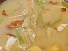 -阿瓦山寨·湘菜现炒·剁椒鱼头王(咸阳总店)