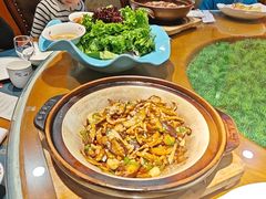 -那家老院子东北菜·饺子·小鸡炖蘑菇(艳华街店)