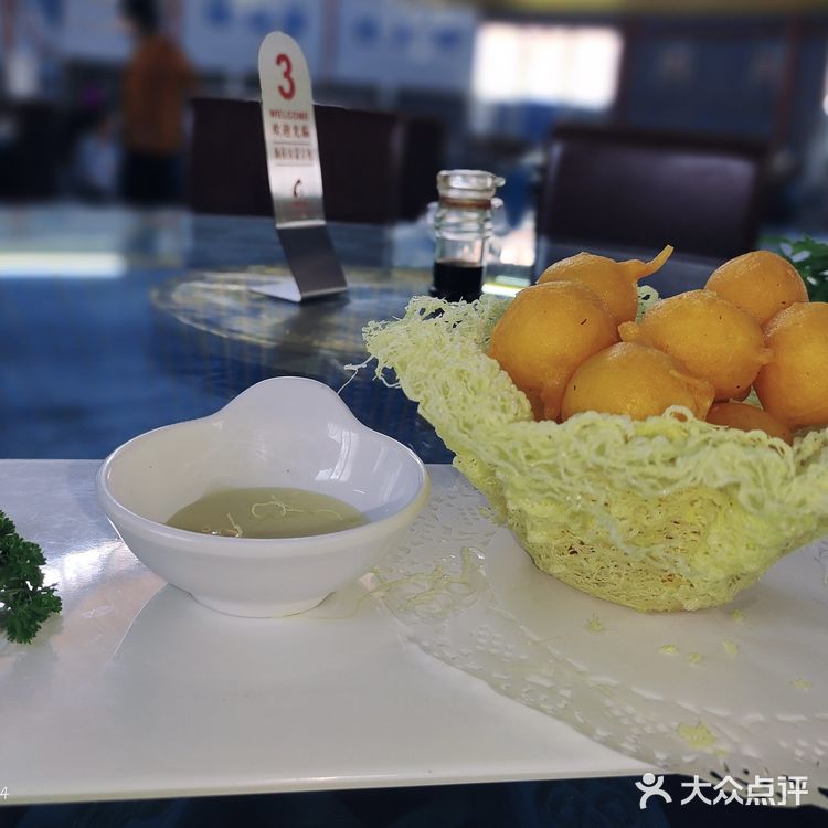 在海拉尔蒙古包品尝地道蒙古美食的独特体验