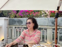 -Mark&Mars Restaurant