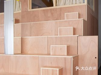 只有可以漫步的异形立面