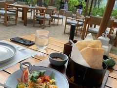 巴厘虾片配辣椒酱汁-三亚艾迪逊酒店·海滩烧烤 BARBACOA·现场乐队·浪漫晚餐·烧烤海鲜