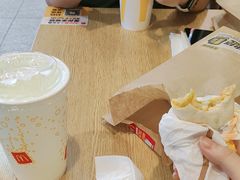 -麦当劳(中二横路店)