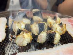 -围炉肉舍•炭烤活鳗•丹东海鲜烤肉(步行街店)