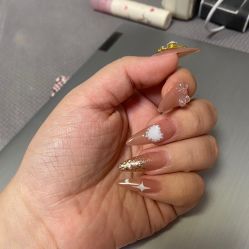 -桃子的美甲店