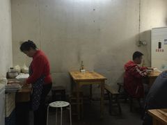 -胖子馄饨坊(天目大厦东南)