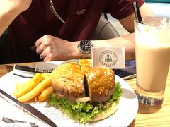 -LO CALCOW卡路力轻食主义餐厅(陆家嘴店)
