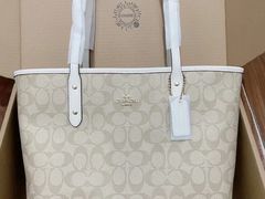 -聚云奢二手奢侈品黄金手表包包回收·中古店(三里屯总店)
