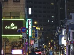 -BHC炸鸡(明洞总店)