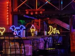 -UP嘻哈酒吧(粉巢店)