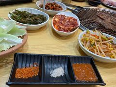 -牛信亭韩国料理·炭火烤肉(紫藤路店)