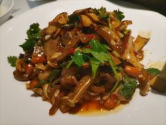 -费大厨辣椒炒肉(高铁吾悦广场店)