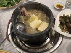 -鲁朗纳麦石锅鸡庄园