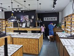 -罗伯特眼镜·蔡司官方授权(罗湖国贸店)