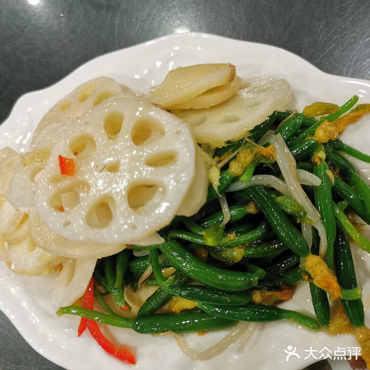 18块12个贼大的饺子，里面的馅料也很丰富