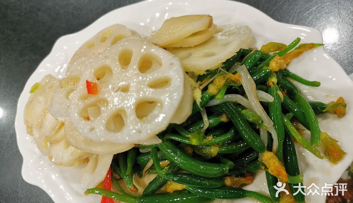 18块12个贼大的饺子，里面的馅料也很丰富