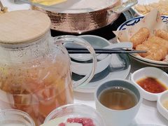 -洪氏嗨捞·广东猪肚鸡·椰子鸡火锅(西咸万象城店)