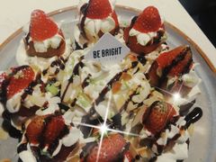 草莓忌廉华夫饼-BE BRIGHT KITCHEN(正佳广场店)