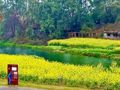 -茅草房·河畔园林火锅