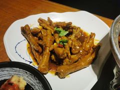 辣炖鸡爪-95号酱骨·一块豆腐(展春园西路店)