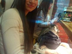 猫在腿上酣睡-MIKAKU(万达广场上海宝山店)