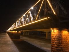 -人民防洪胜利纪念塔