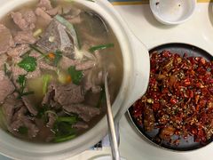 翘脚牛肉-付掌柜在成都·热炒砂锅集(金禾店)