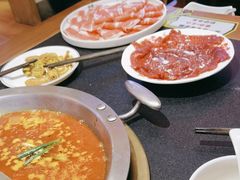 鲜奶捞牛肉-沸炉重庆老火锅(军事博物馆店)