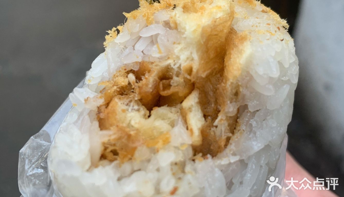 真的开了好多好多年的何嫂，味道一如既往，糯米蒸的刚刚