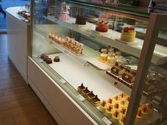 面包甜点陈列柜-好利来(世纪广场店)