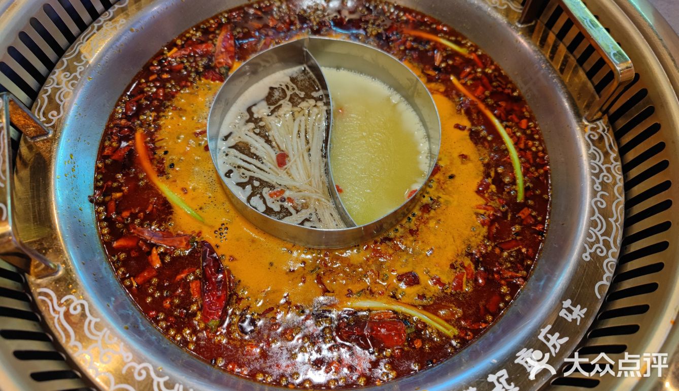 火锅和鸡汤一起吃是什么体验[调皮]