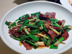 大蒜炒腊牛肉-大碗先生(万家丽店)