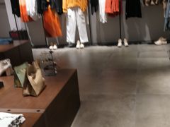 -URBAN REVIVO(北京大兴凯德MALL店)