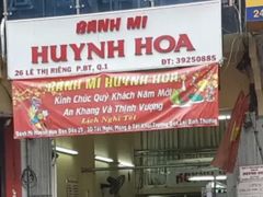 -Bánh Mì Huynh Hoa