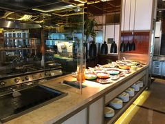 自助取餐区-大中华希尔顿酒店-念自助餐·嗨啤·小龙虾