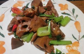 Stir-Fried Lotus Root Cubes