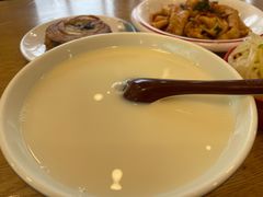 -三好食堂(煎饺·馄饨·肉饼米线·盛世广场店)