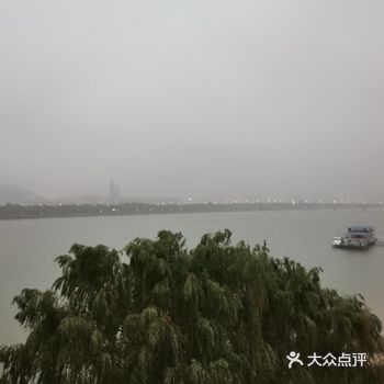 臭豆腐任何一家路边摊都好吃