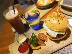 汉堡组合图-巴别塔法餐舍(合作路店)